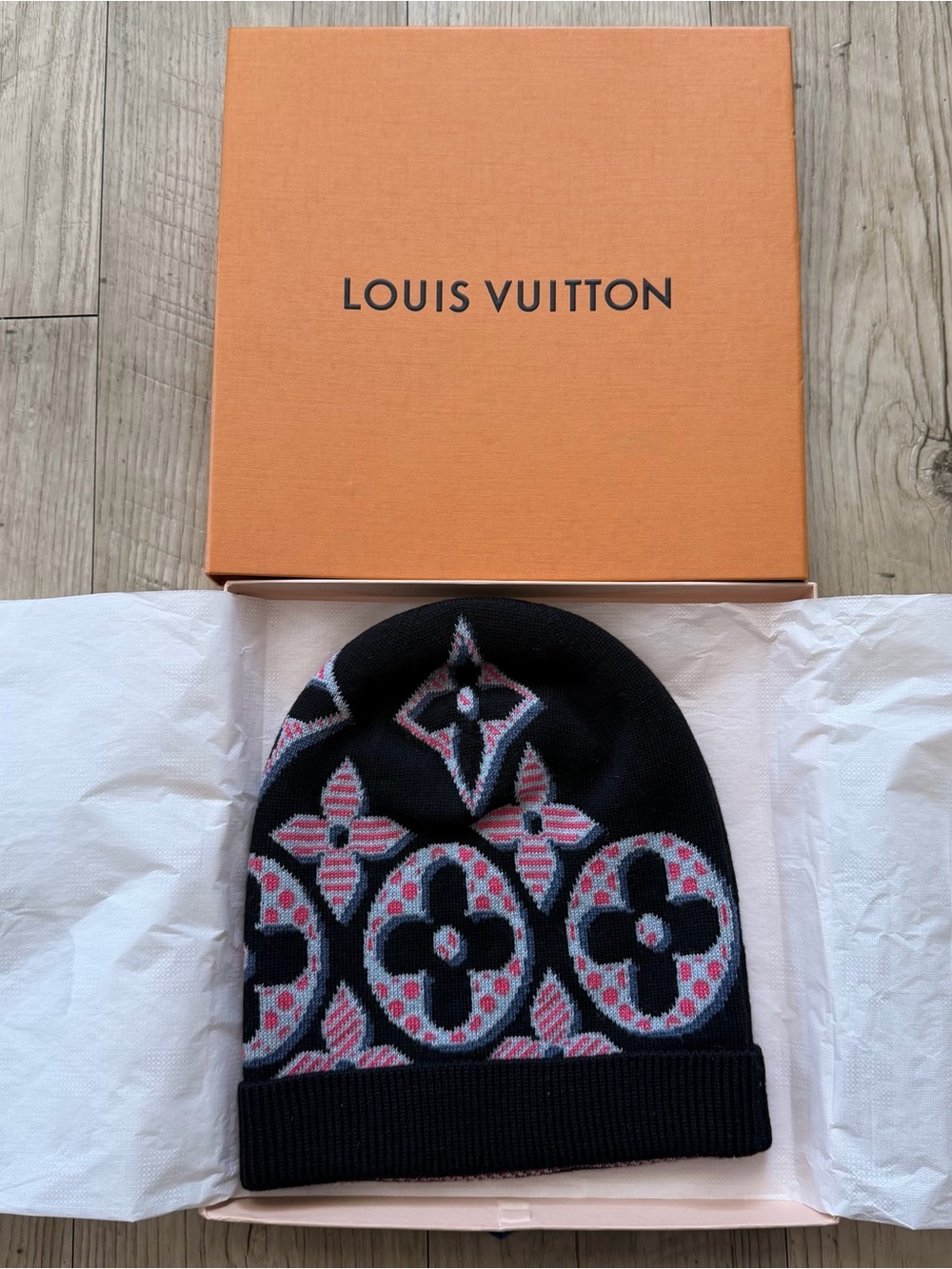 Authentic Louis Vuitton knit giant monogram beanie black & pink